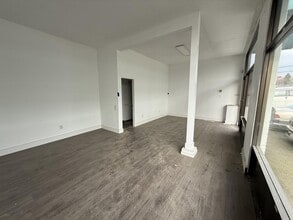 966 SW Marine Dr, Vancouver, BC for lease Interior Photo- Image 2 of 4