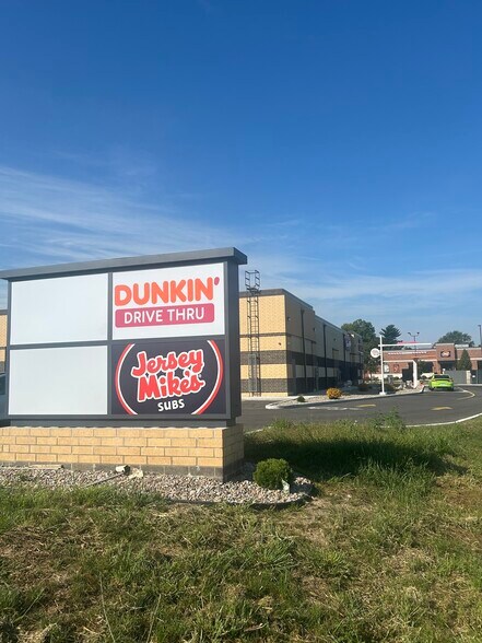 275 US 30, Schererville, IN à louer - Photo du bâtiment - Image 2 de 9