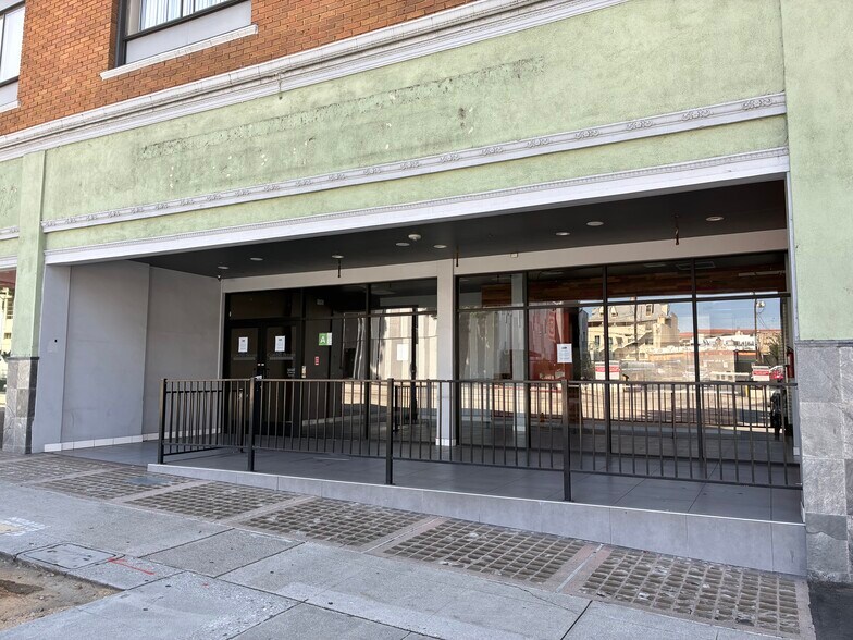208-224 E Olive Ave, Burbank, CA à louer - Photo du bâtiment - Image 1 de 8