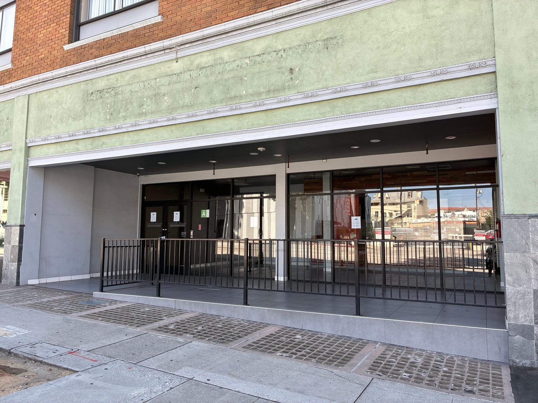 208-224 E Olive Ave, Burbank, CA for lease Building Photo- Image 1 of 9