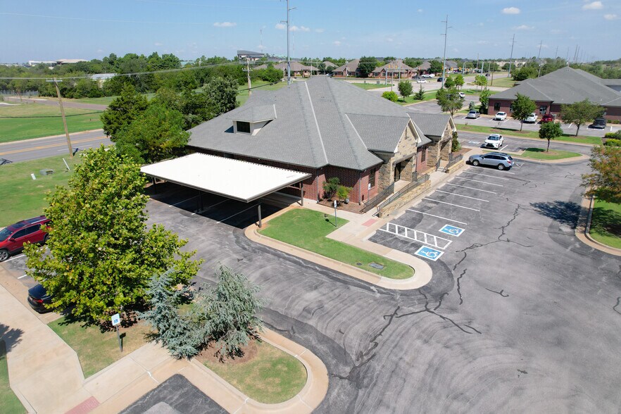 9212 N Kelley Ave, Oklahoma City, OK à vendre - Photo du bâtiment - Image 2 de 23