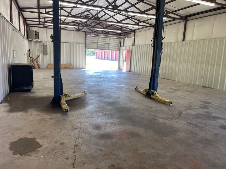 15 Oak Dr, Shawnee, OK à louer - Photo intérieure - Image 3 de 9