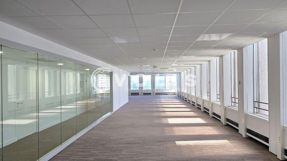 1 Place De La Pyramide, Puteaux for sale - Interior Photo - Image 3 of 8