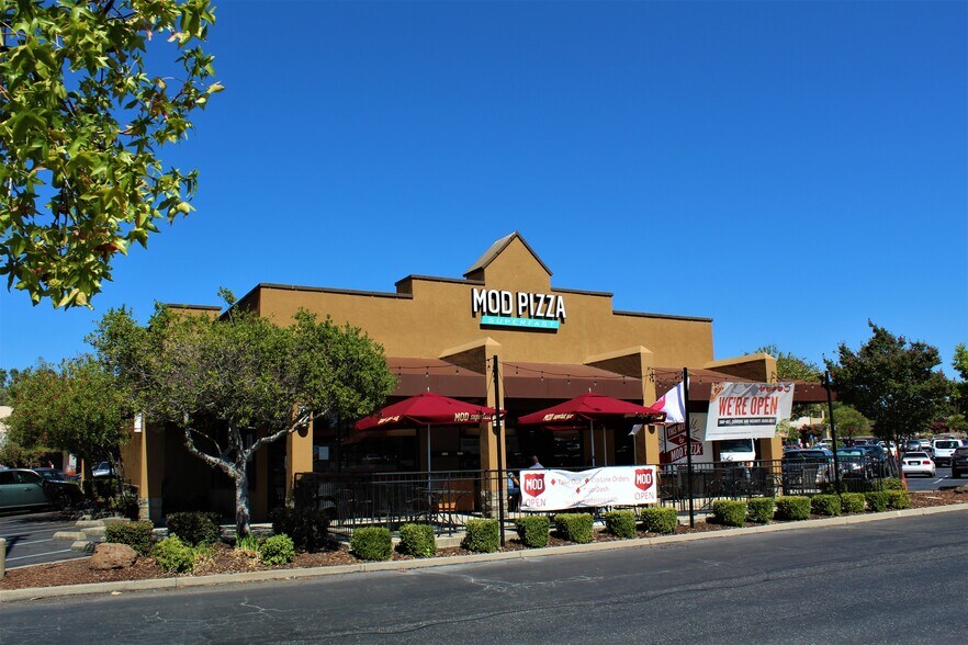 2100-2480 Grass Valley Hwy, Auburn, CA à louer - Photo du bâtiment - Image 2 de 7