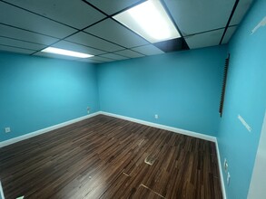 3383 NW 7th St, Miami, FL for lease Interior Photo- Image 2 of 6