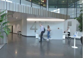 4 The Square, Uxbridge à louer - Photo intérieure - Image 2 de 2