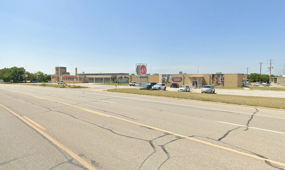 901 E Highway 82, Nocona, TX à vendre - Photo du bâtiment - Image 1 de 44