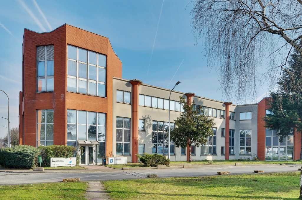 Office in La Courneuve for lease Building Photo- Image 1 of 10