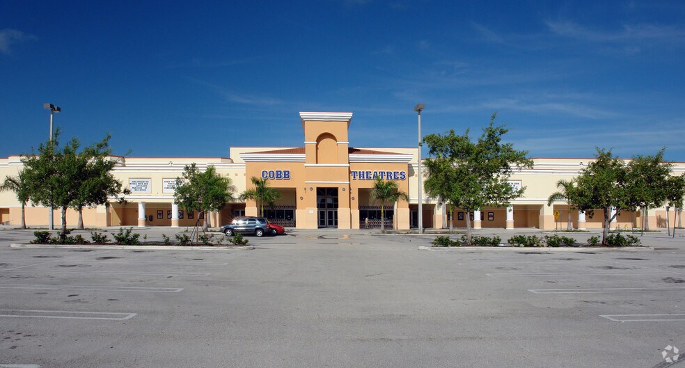 17355 NW 59th Ave, Hialeah, FL à vendre - Photo du bâtiment - Image 2 de 6