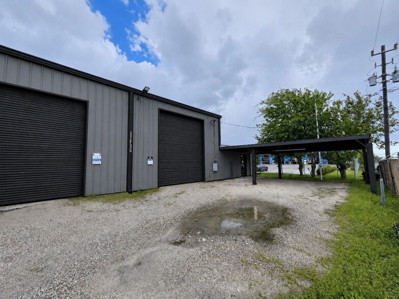 1812 W D St, La Porte, TX for lease - Building Photo - Image 2 of 10