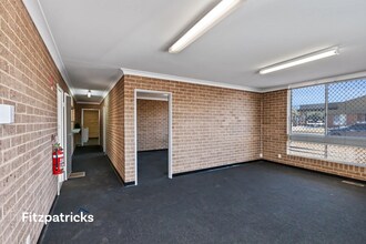 12 Wentworth St, East Wagga Wagga à louer Photo intérieure- Image 2 de 13