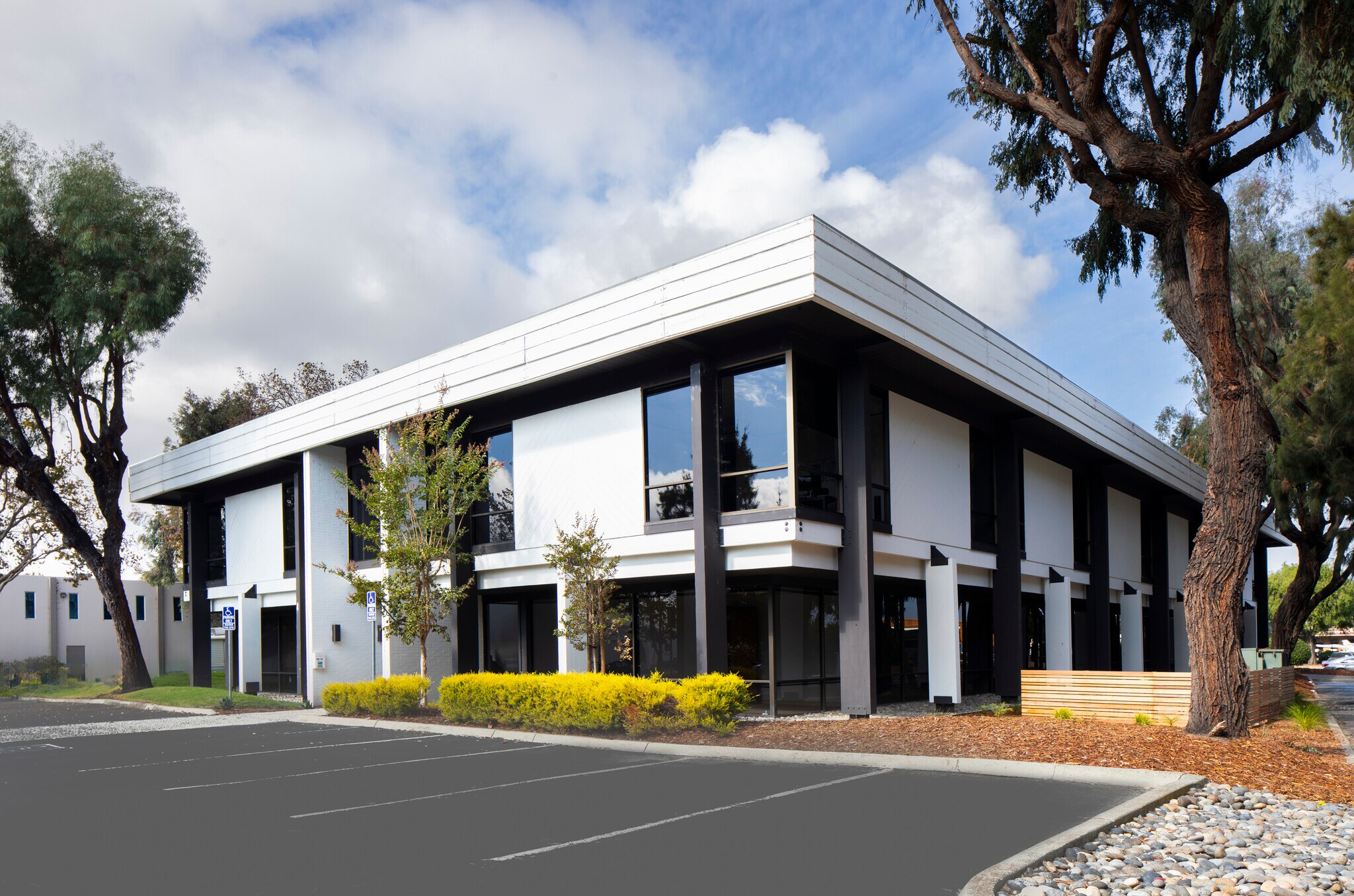 1900 Embarcadero Rd, Palo Alto, CA à vendre Photo du bâtiment- Image 1 de 5