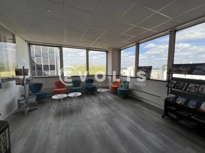 Bureau dans Maisons-Alfort à louer - Photo intérieure - Image 2 de 15