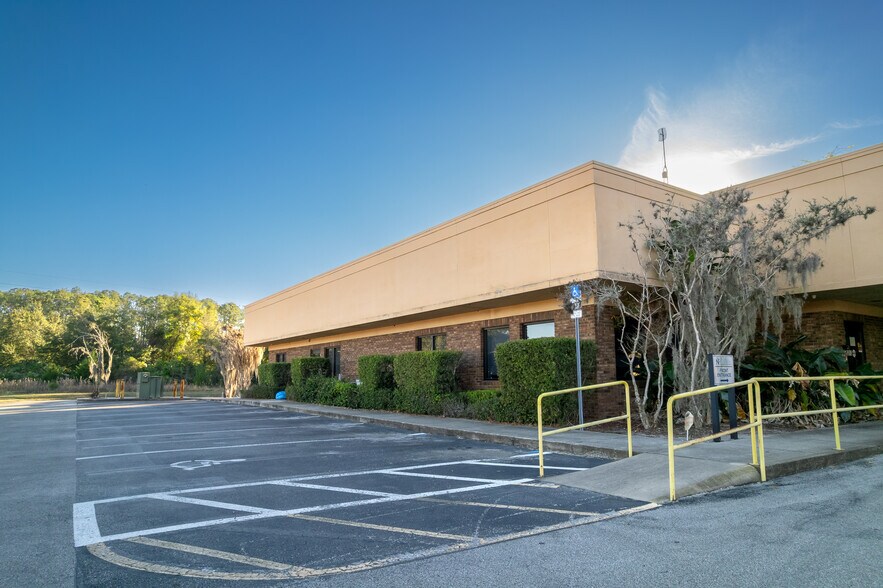 6905 Old Wolf Bay Rd, Palatka, FL à vendre - Photo du bâtiment - Image 2 de 38