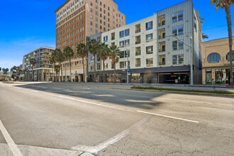 210 E 3rd St, Long Beach, CA à louer Photo intérieure- Image 1 de 6