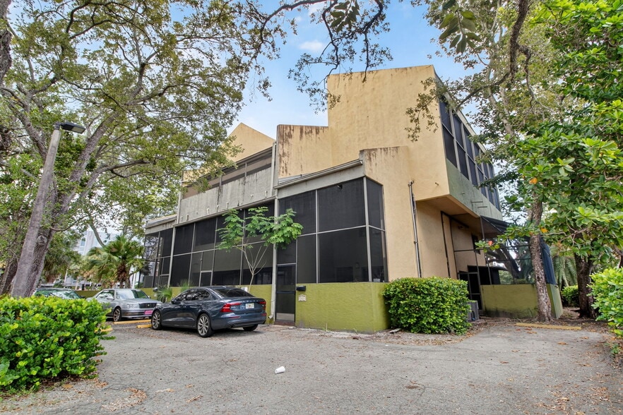 7420 SW 59th Ave, South Miami, FL à vendre - Photo du bâtiment - Image 3 de 10