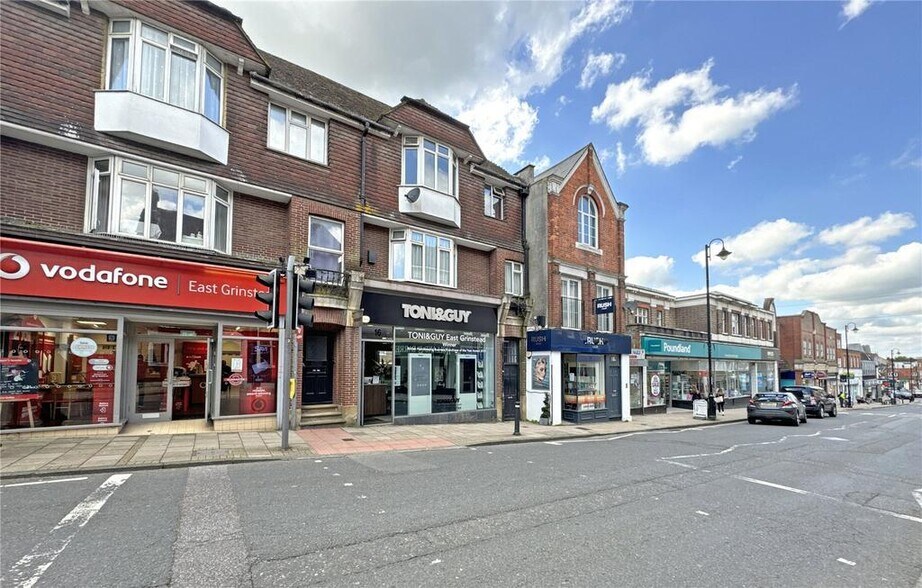 14-16 London Rd, East Grinstead à vendre - Photo du bâtiment - Image 2 de 10