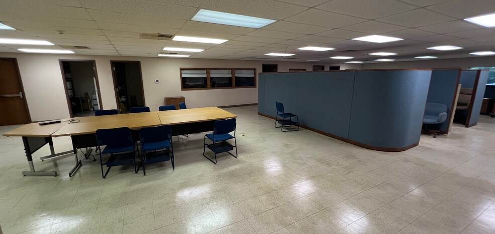 1101 S Lafayette St, Elkhart, IN à vendre - Photo du bâtiment - Image 3 de 6