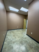 68718 E Palm Canyon Dr, Cathedral City, CA for lease Interior Photo- Image 2 of 4
