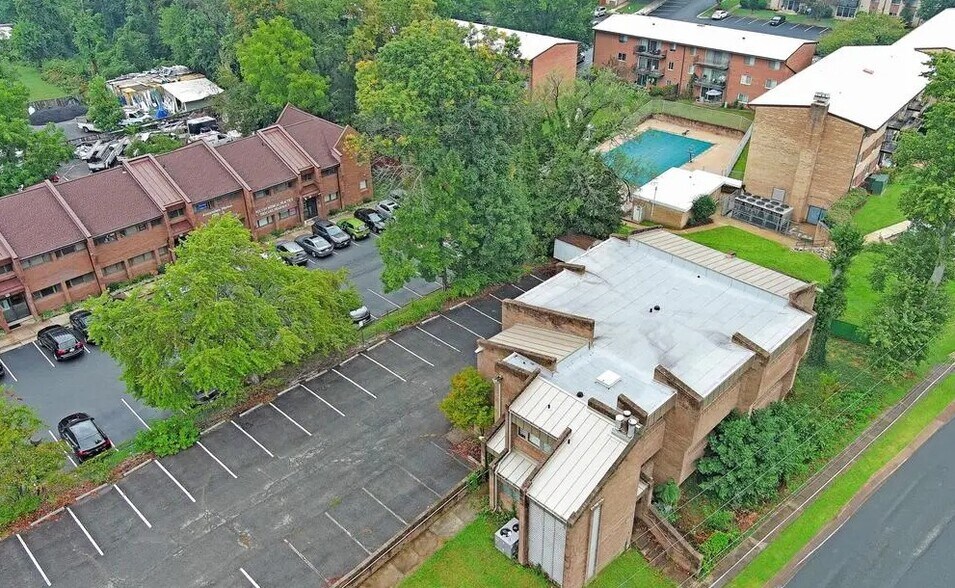 4200 Daniels Ave, Annandale, VA à vendre - Photo du bâtiment - Image 3 de 23