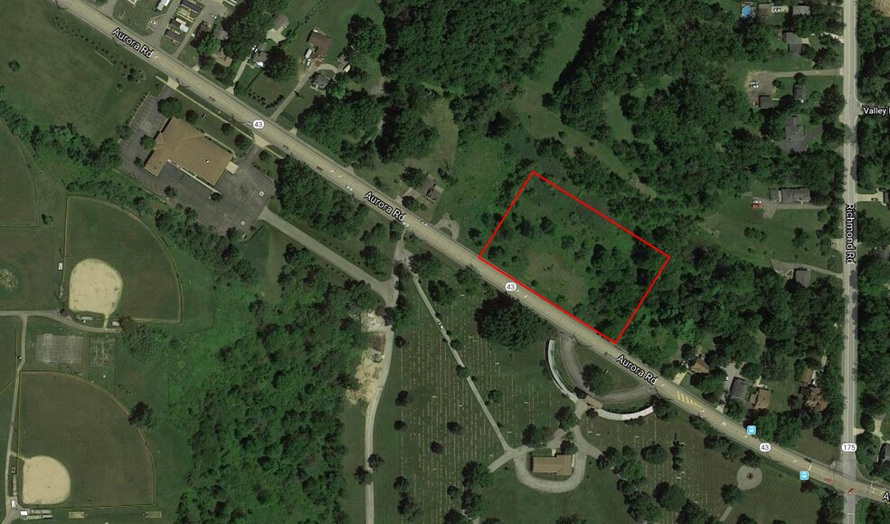 26575 Aurora Rd, Bedford Heights, OH à vendre - Aérien - Image 1 de 14