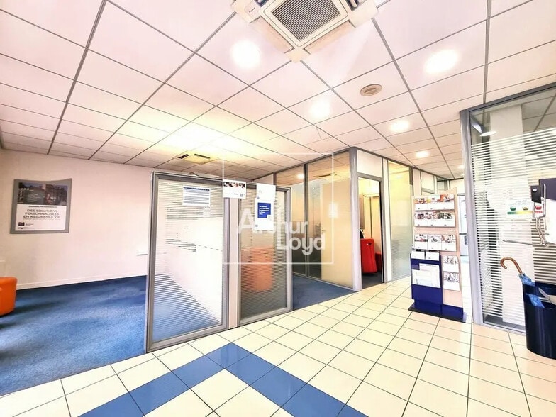 Bureau dans Fontainebleau à louer - Photo intérieure - Image 1 de 4