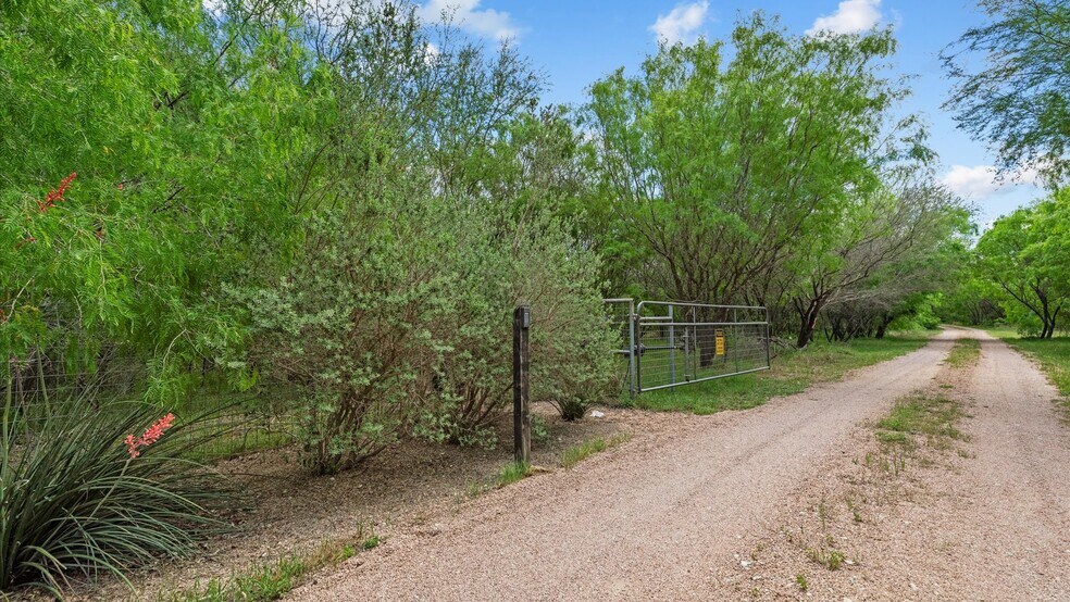 1911 Wald Rd, New Braunfels, TX à vendre - Photo du bâtiment - Image 3 de 65