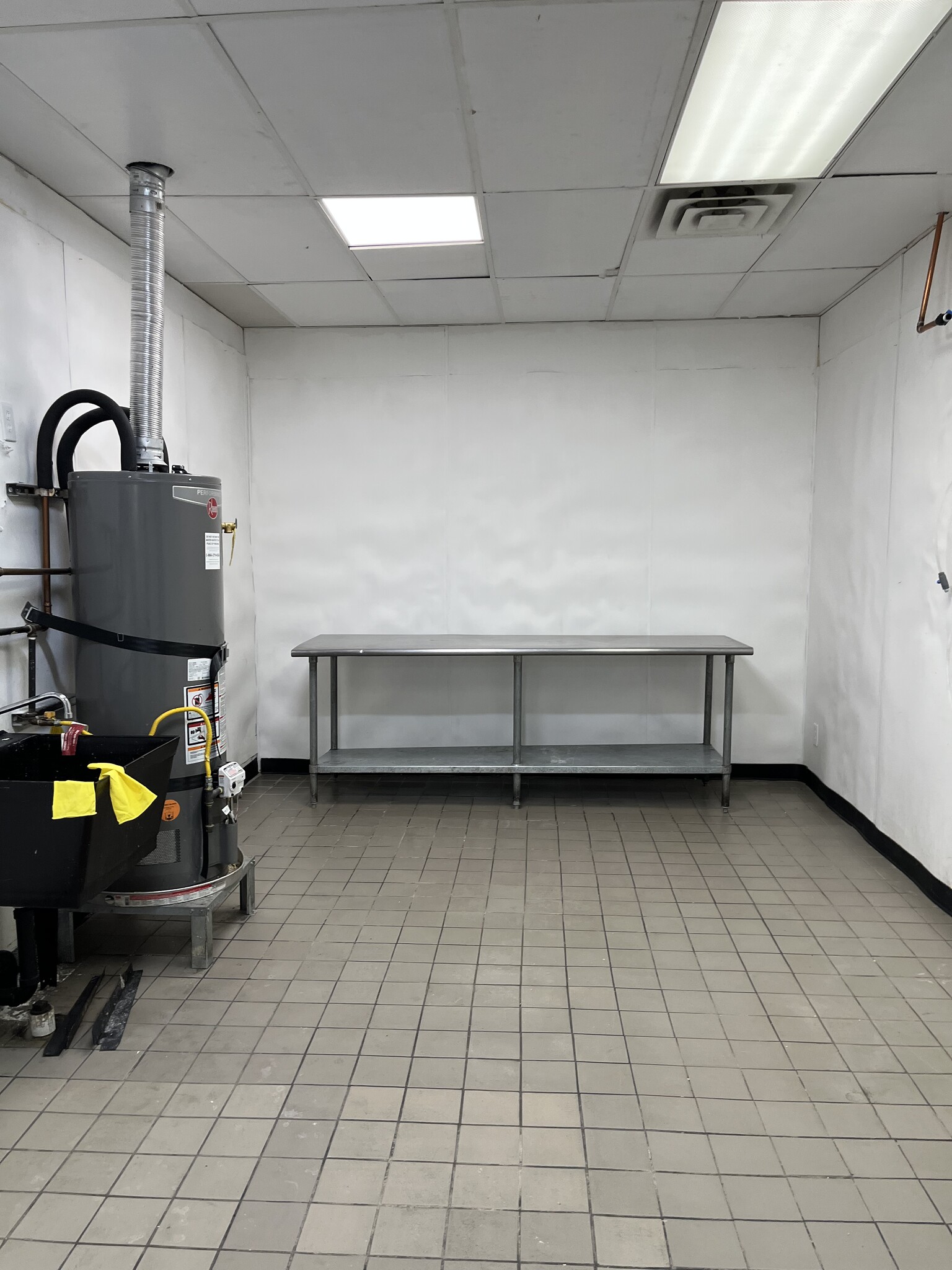 4375 W Desert Inn Rd, Las Vegas, NV for lease Interior Photo- Image 1 of 11