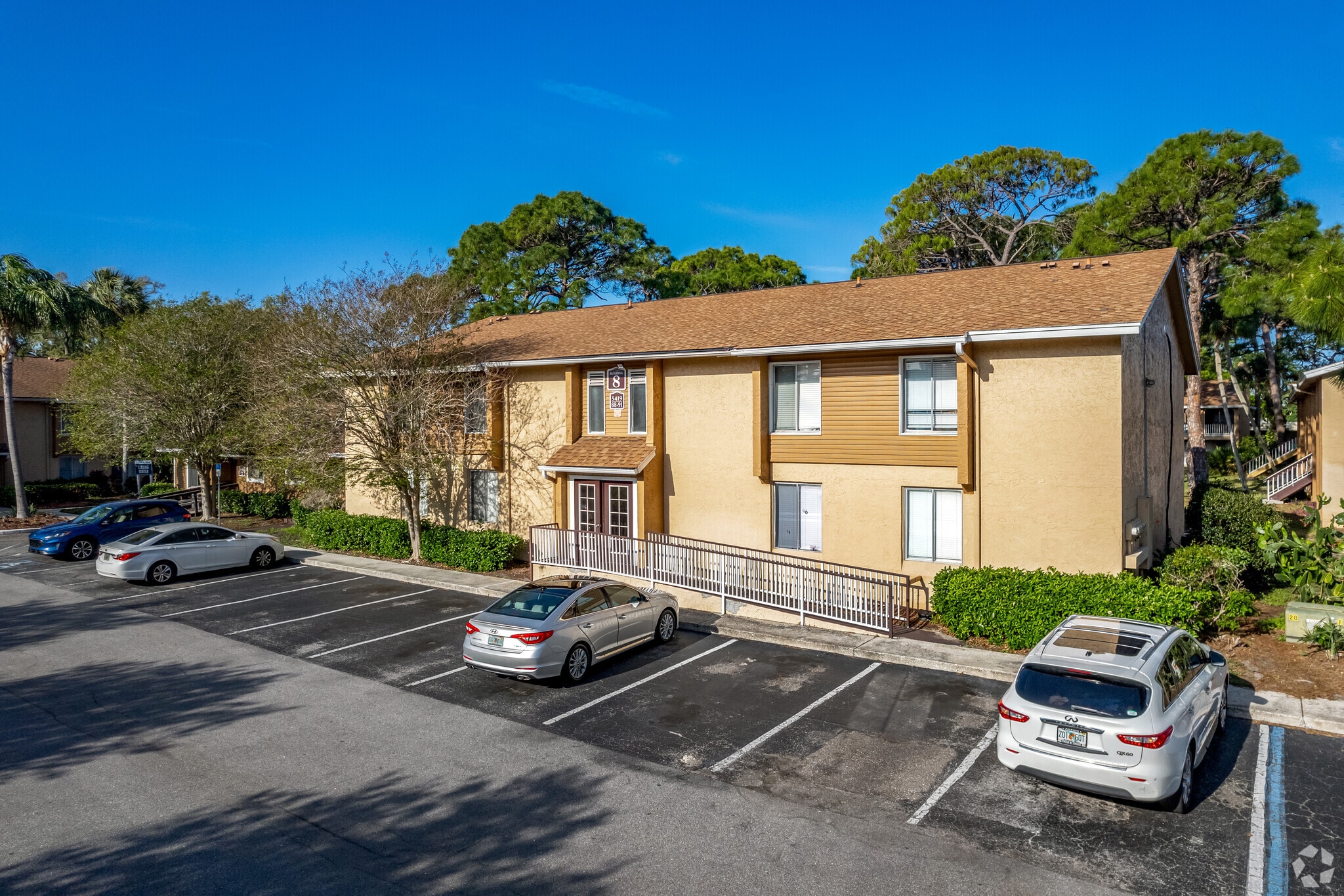 5473 27th St S, Saint Petersburg, FL for sale Primary Photo- Image 1 of 40