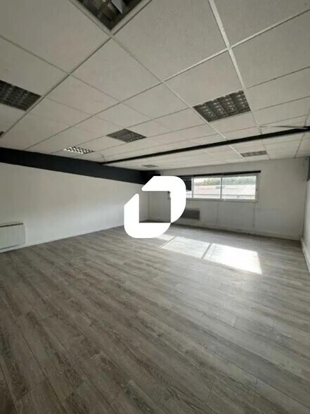 68 Rue De La Croix De L'Orme, Morainvilliers à vendre - Photo du bâtiment - Image 3 de 17