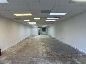 9360 NW 27th Ave, Miami, FL à louer Photo intérieure- Image 2 de 8