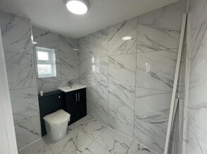 2 Vale Rd, Northfleet for lease Interior Photo- Image 1 of 9