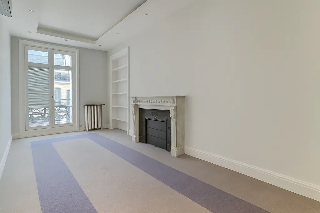 Office in Paris for lease Building Photo- Image 1 of 11