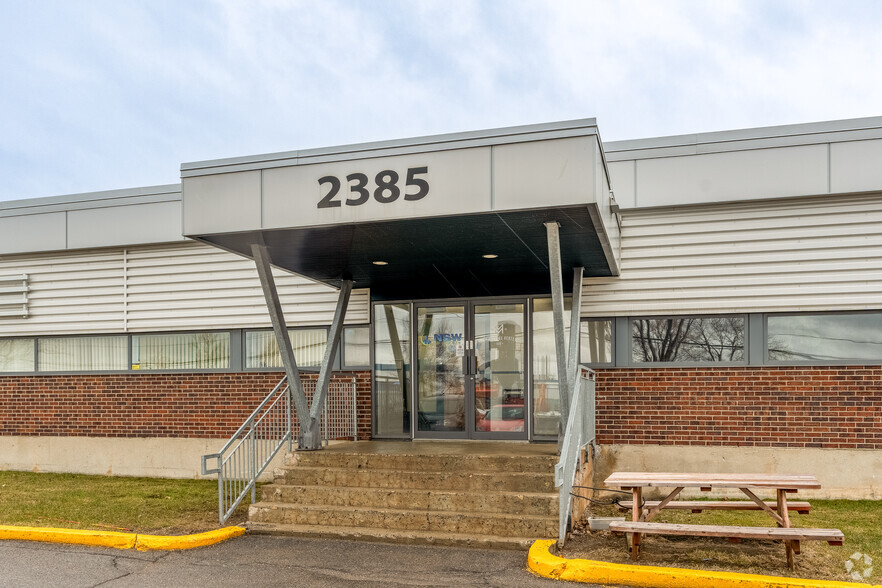 2383-2393 Av Watt, Québec, QC for lease - Building Photo - Image 1 of 6