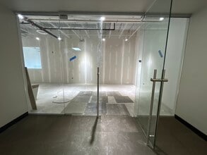 2250 E Devon Ave, Des Plaines, IL for lease Building Photo- Image 2 of 5