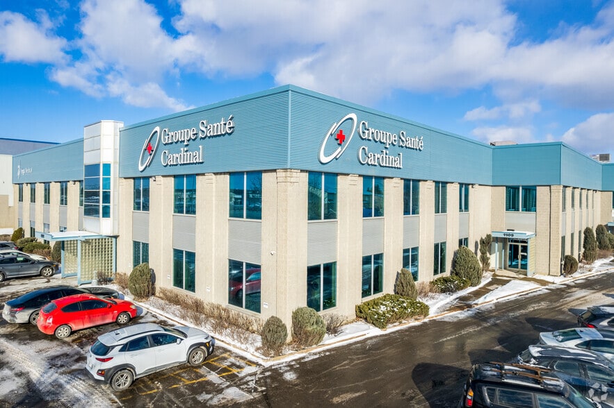 1101-1111 Chomedey Hwy 13, Laval, QC à louer - Photo principale - Image 1 de 4