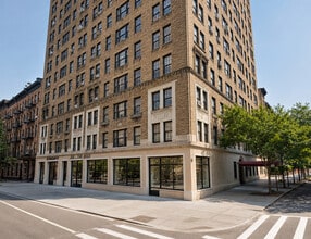 341 Amsterdam Ave, New York, NY à louer Photo du bâtiment- Image 1 de 2