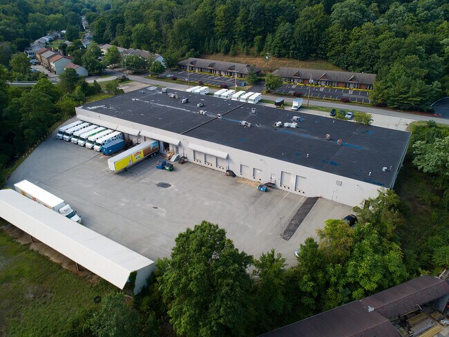 Plus de détails pour 780 Pine Valley Dr, Plum, PA - Industriel à louer