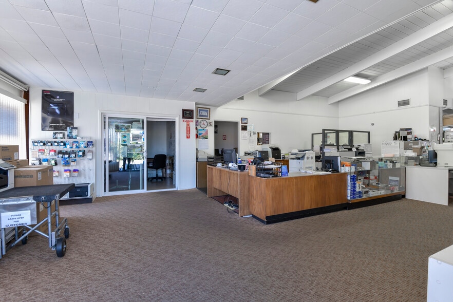 1412 E Wilson Ave, Glendale, CA for sale - Interior Photo - Image 3 of 8