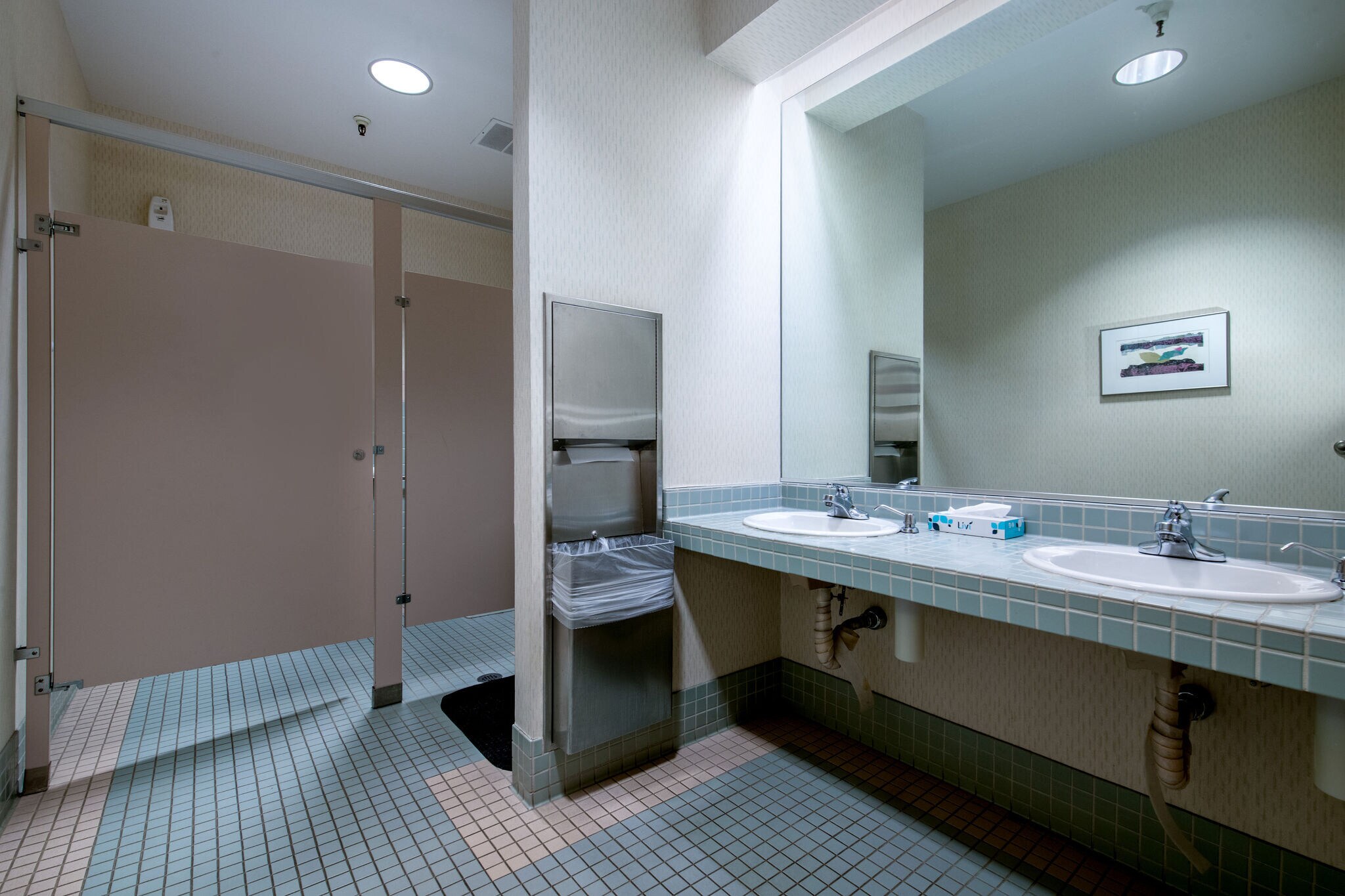 350 Crown Point Cir, Grass Valley, CA for sale Interior Photo- Image 1 of 49