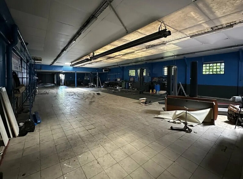 Retail in Maisons-Alfort for lease - Interior Photo - Image 1 of 4