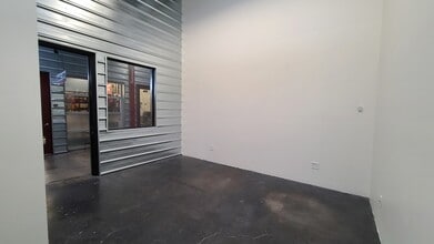 2195 Hyacinth St NE, Salem, OR for lease Interior Photo- Image 1 of 2