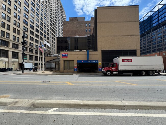 More details for 75 W Harrison St, Chicago, IL - Specialty for Sale