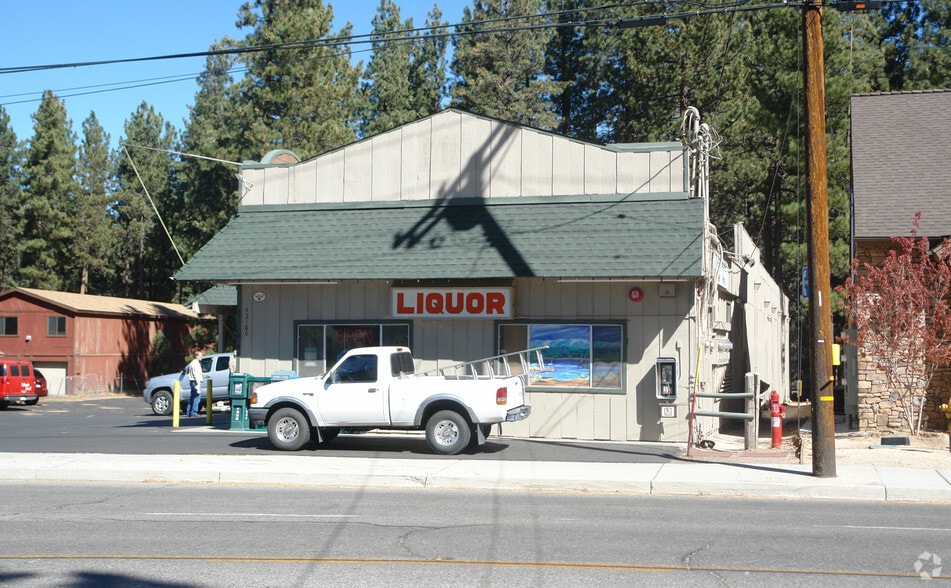 42180 Moonridge Way, Big Bear Lake, CA à vendre - Photo du bâtiment - Image 2 de 2