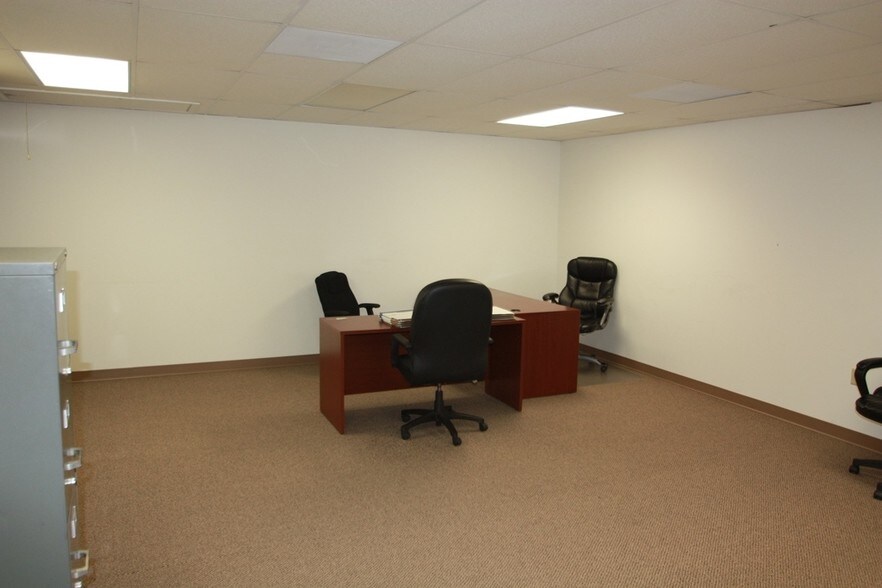 225 Metro Dr, Terrell, TX for sale - Building Photo - Image 3 of 15