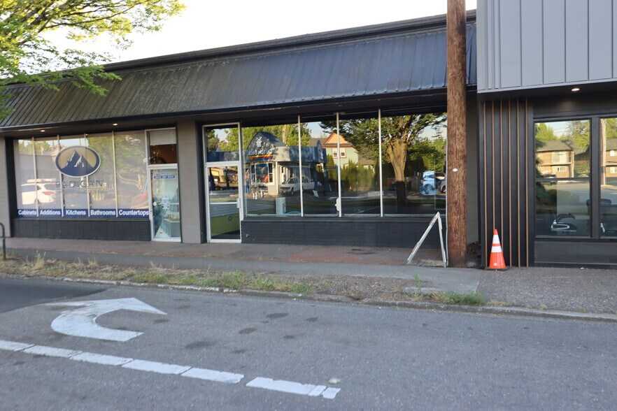 1071-1073 Commercial St SE, Salem, OR à louer - Photo du bâtiment - Image 2 de 11