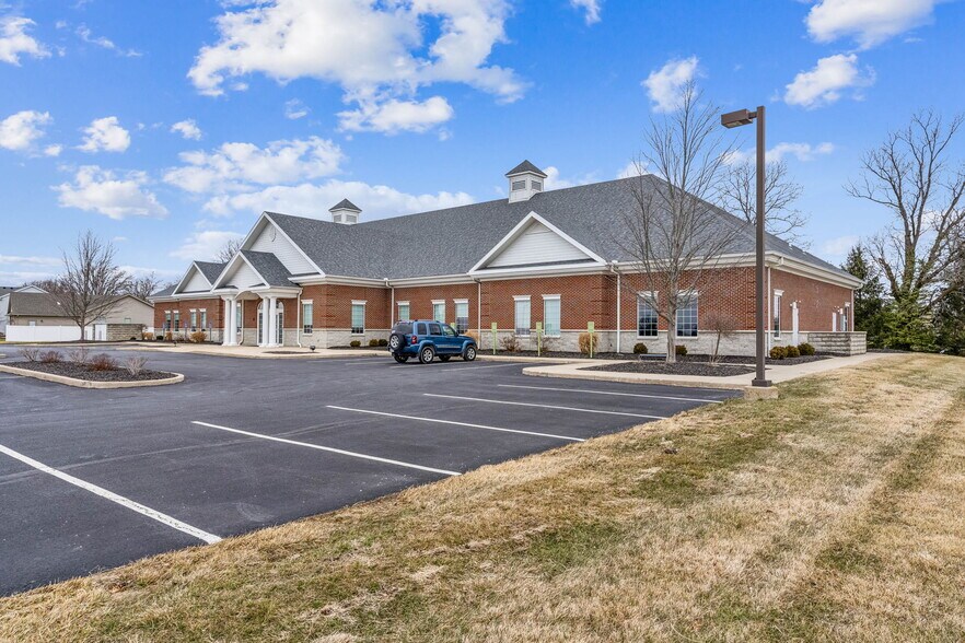 2498 Bluestone Dr, Findlay, OH à louer - Photo du bâtiment - Image 2 de 14