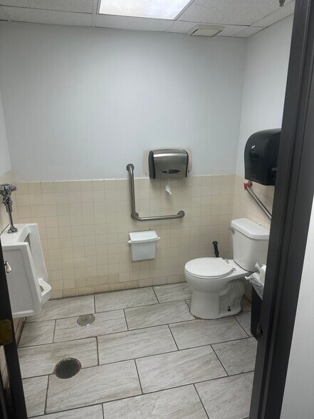 7071-7093 Shady Oak Rd, Eden Prairie, MN à louer - Photo du bâtiment - Image 3 de 9