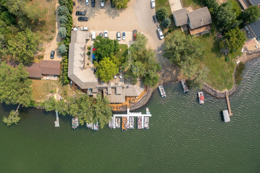 12800 South Shore Dr, Aberdeen, SD à vendre - Photo du bâtiment - Image 3 de 6