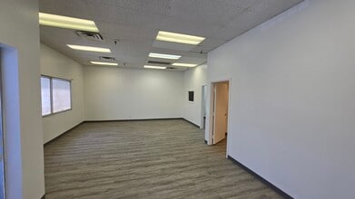 4420 Arville St, Las Vegas, NV à louer Photo intérieure- Image 1 de 9
